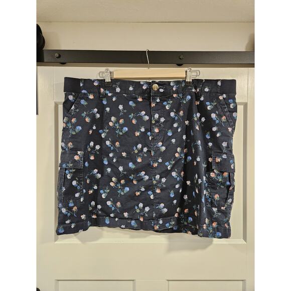 Lee Women's Floral Regular Fit Mid Rise Skort, Navy Color Size 22 - Picture 1 of 7